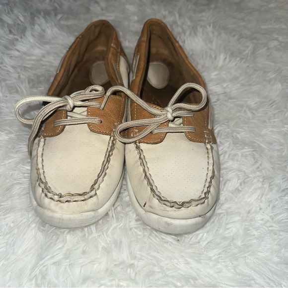 Boat shoes Sz. 8.5 - Picture 3 of 5